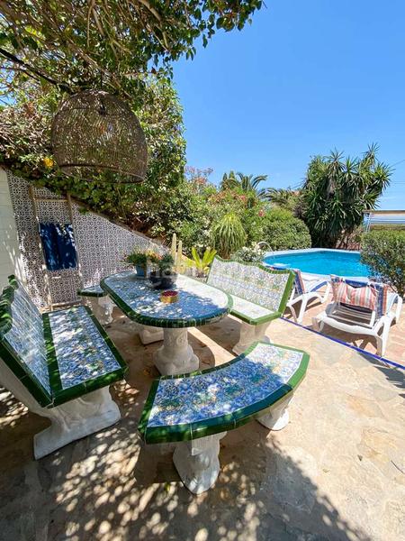 Foto 0d789d86-8f27-4ac6-8bb2-59675aee29de. Chalet villa con vistas de ensueño, bien reformada y con diferentes ambientes en Dénia
