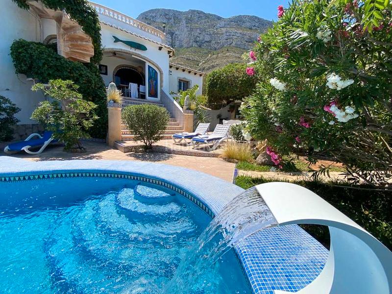 Foto 1ac8281e-b712-4e5e-a932-23bf047e6881. Chalet villa con vistas de ensueño, bien reformada y con diferentes ambientes en Dénia
