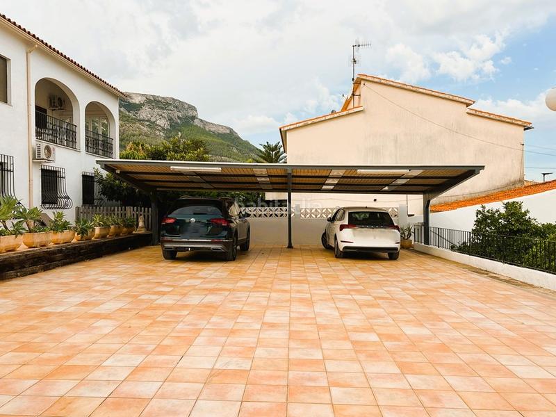 Foto d3b18269-a088-46b9-895c-89c7d2437783. Xalet amb xemeneia aparcament piscina a El Montgó Dénia