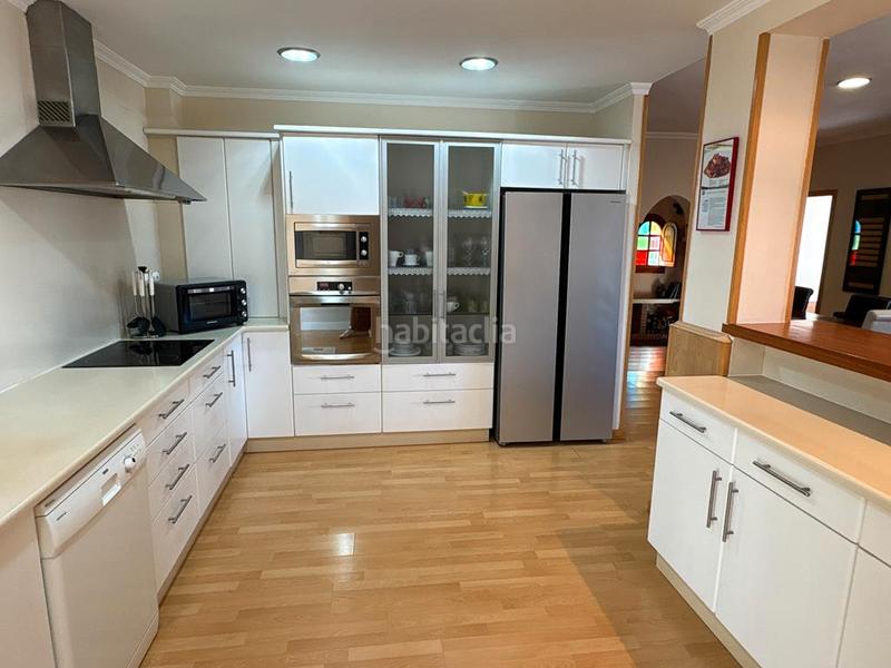 Foto f45a307a-bd78-43be-a9d7-f1a6cf66418d. Xalet amb xemeneia aparcament piscina a El Montgó Dénia