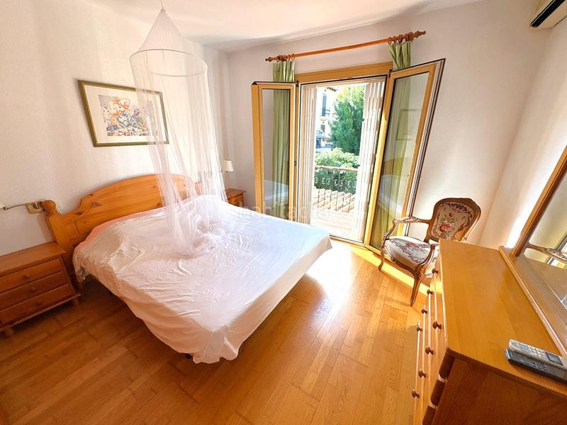 Foto f3b22ce7-a3da-4ec9-bc1e-2d12c7eecb19. Casa a schiera con camino parcheggio piscina in La Pedrera-Vessanes Dénia