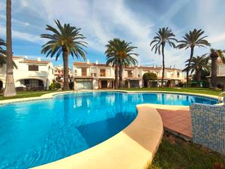 Maison jumelée  Carrer rap. Cerca de la playa y del centro, con piscina, ideal para vivir.