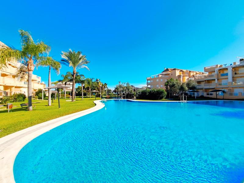 Foto 7935e638-8cc8-4279-93c4-2b552811cc25. Apartamento vistas frontales al mar y acceso directo a la playa, luminoso y confortable en Dénia