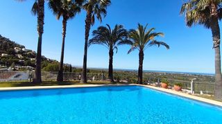 Apartamento  Cv-735. Exclusividad con vistas al mar y terraza privada de 100 m�