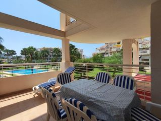 Apartamento  Carretera de les marines a d�nia. Grandes zonas comunes y entorno familiar