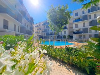 Apartament a Carrer de castor 6. Ubicación inmejorable a un paso, literal, de todo. terraza y zon