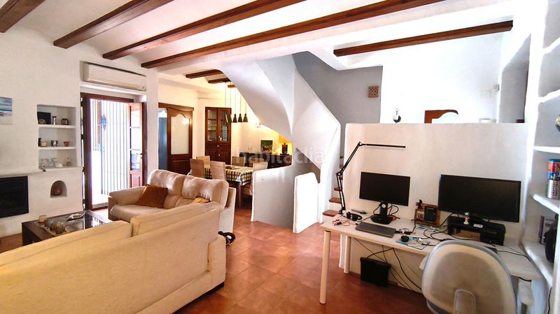 Foto b4857159-beea-400b-8c1b-8e3658fa3260. Casa adossada amb xemeneia calefacció aparcament piscina a Dénia
