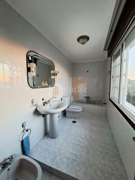 Foto 02ecad05-e7df-48b7-94e6-e882a24d891f. Casa amb calefacció aparcament a Bueu