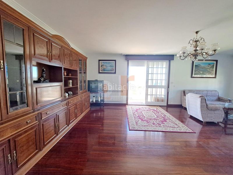 Foto 7a57c42e-8cdb-4165-8206-514600fb5ff2. Casa amb calefacció aparcament a Bueu