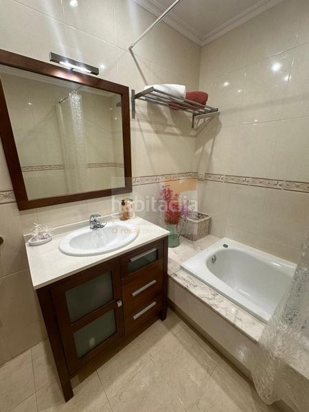 Foto 5a1c8a61-74b3-4776-8826-044b542a71e3. Àtic amb calefacció aparcament a Moaña