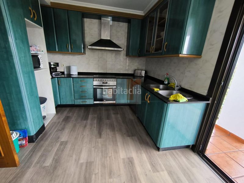 Foto ad37f6ce-76fa-4f83-b9e7-ce959e312e3c. Casa amb calefacció a Aldán Cangas