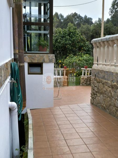 Foto d5834af6-b393-4762-9415-91c39c7d6dae. Casa amb calefacció a Aldán Cangas