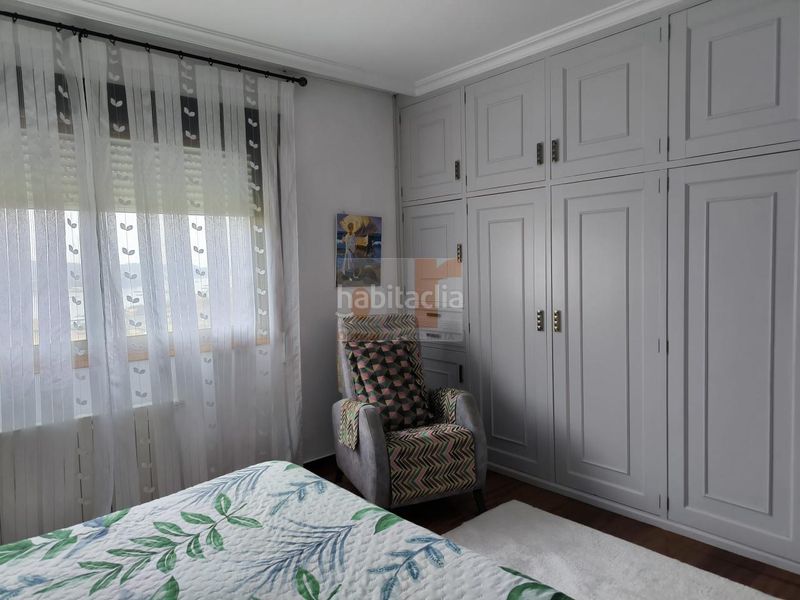 Foto f4437508-6826-40f5-857f-979f130ebc58. Casa amb calefacció a Aldán Cangas