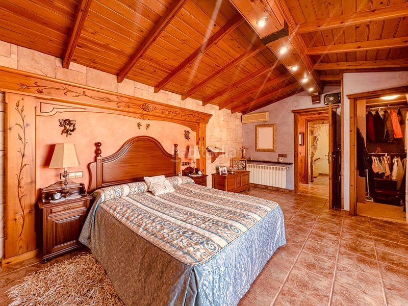 Foto 86e29413-ac4e-4df4-8205-5ee31f079a6f. Casa amb xemeneia calefacció aparcament piscina a Pacs del Penedès