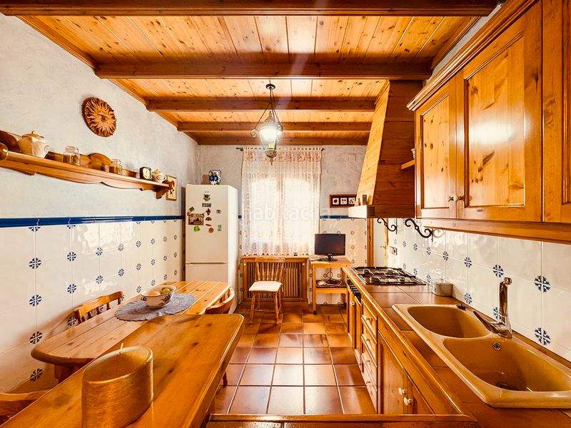 Foto ab6daa56-9f4a-4dc7-8497-d73b46f91883. Casa amb xemeneia calefacció aparcament piscina a Pacs del Penedès