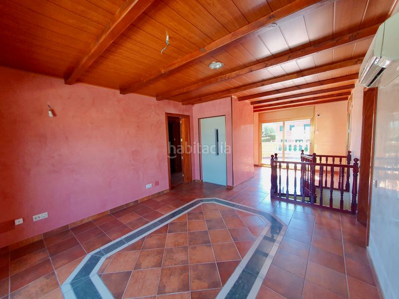 Foto 792f92cc-efe5-4dfa-91cf-37993ef4b8c3. Casa amb xemeneia calefacció aparcament piscina a Olèrdola