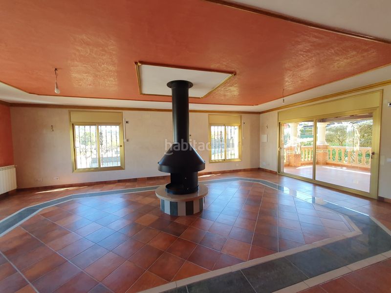 Foto 8b49f247-44a6-46ce-a9cc-f3022104bc9b. Casa amb xemeneia calefacció aparcament piscina a Olèrdola