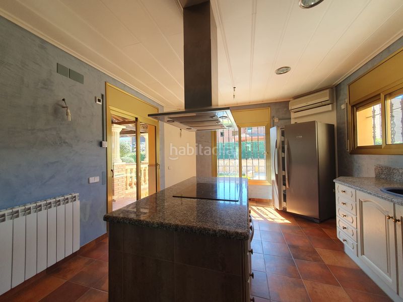 Foto de693871-533b-42b7-bc45-bc70650fac53. Casa amb xemeneia calefacció aparcament piscina a Olèrdola