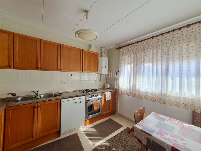 Foto 10497b80-b2a5-451c-8ee1-ad5f572eee17. Casa adossada amb calefacció aparcament a Palafolls