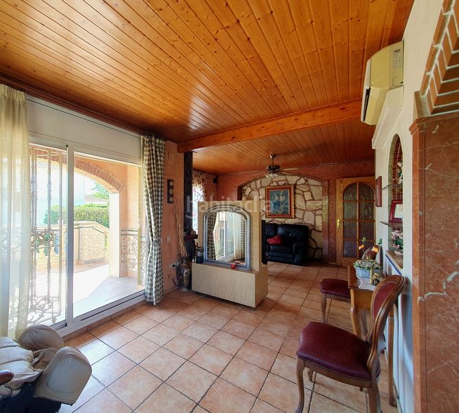 Foto 7b3d777f-7ac1-4a22-835a-bf3eaae242ee. Casa amb xemeneia calefacció aparcament piscina a Olèrdola