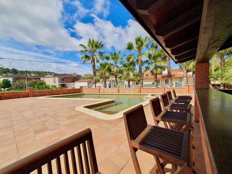 Foto 5ee64795-53fa-4b93-a998-b105e29a428e. Casa amb xemeneia calefacció aparcament piscina a Olèrdola