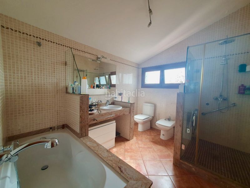 Foto 640bea3a-b258-4d2d-bf3d-b441a258d937. Casa amb xemeneia calefacció aparcament piscina a Olèrdola