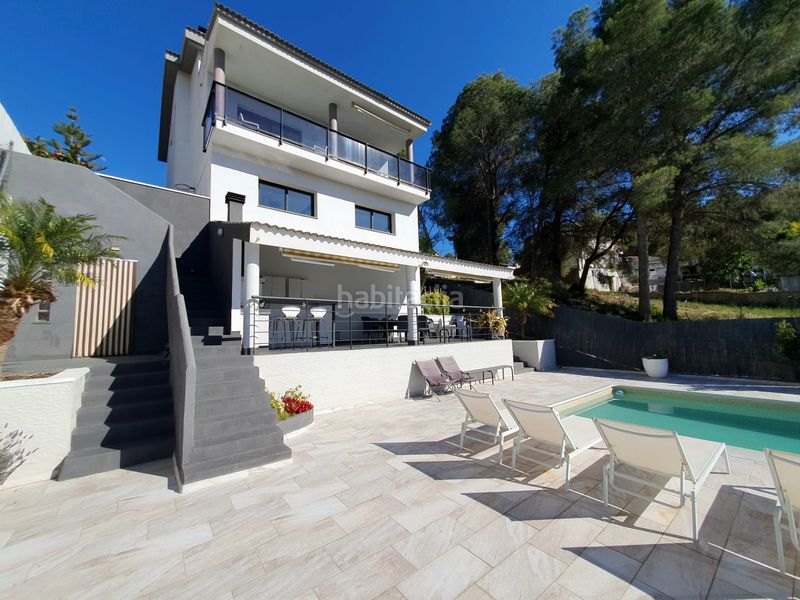 Foto 10493f5c-dbd8-4256-bcb7-a5d30b77f0e5. Casa amb xemeneia calefacció aparcament piscina a Canyelles