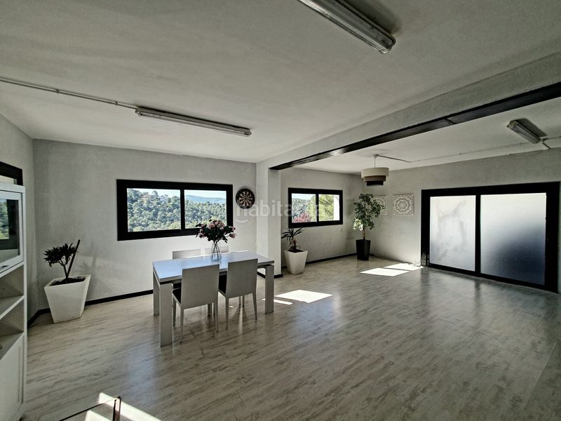 Foto 5e8c3d30-8546-45a0-a59c-067b00b7f042. Casa amb xemeneia calefacció aparcament piscina a Canyelles
