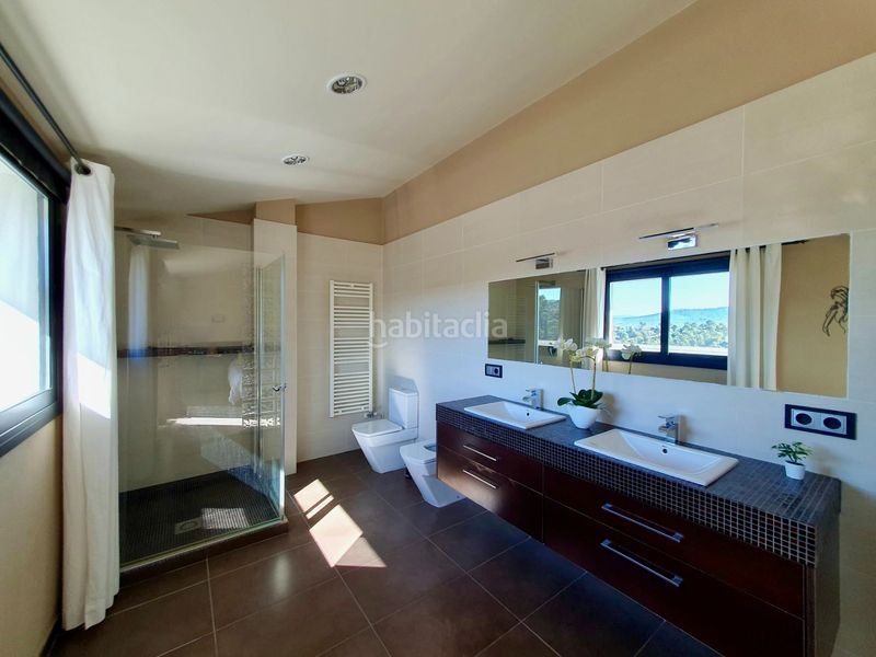 Foto a0e5db94-2513-47d0-84d8-99136d0f3f74. Casa amb xemeneia calefacció aparcament piscina a Canyelles