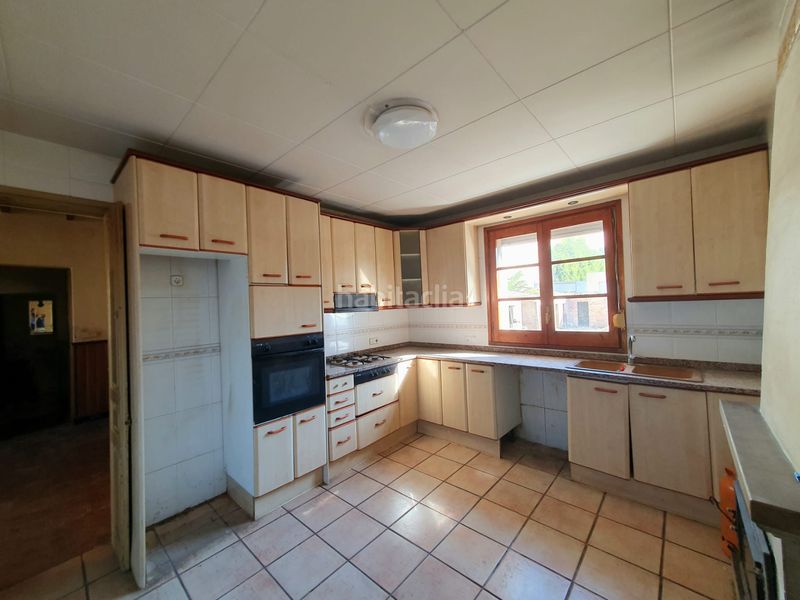 Foto 52d21c3f-f76f-45e7-982e-b1af00335fe2. Casa adossada amb aparcament a Castellví de la Marca