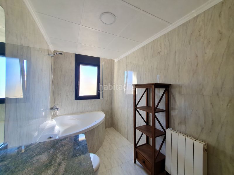 Foto 93e0f9b6-5c77-4370-997f-0ab4368a6be1. Xalet amb calefacció aparcament piscina a Bonavista Vendrell (El)