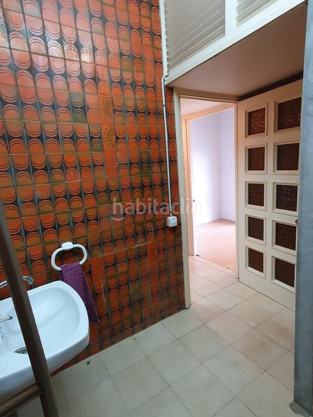 Foto 91482948-5cc0-4a70-a1fd-72f54081dd97. Local comercial a carrer de ventosa i roig 22a a Vilanova i la Geltrú