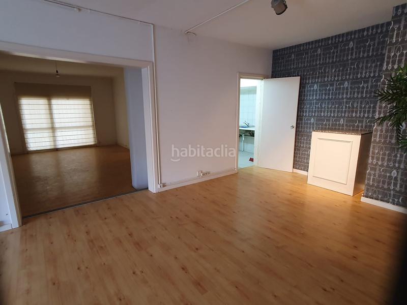 Foto c08121bd-fcc1-480a-98a1-ba8b5a61cd68. Local comercial a carrer de ventosa i roig 22a a Vilanova i la Geltrú