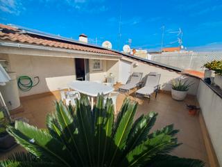Àtic  Carrer de pere riudor. Ático dúplex espacioso con buhardilla y terraza en el barrio de