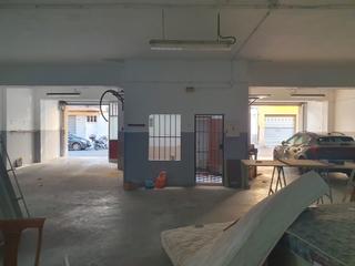 Local commercial  Carrer d'àngel guimerà. Local grande de 236 m² con doble entrada para vehículos