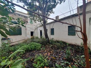 Casa aparellada  Carrer de francesc macià. Casa a reformar con gran potencial para tres viviendas independi