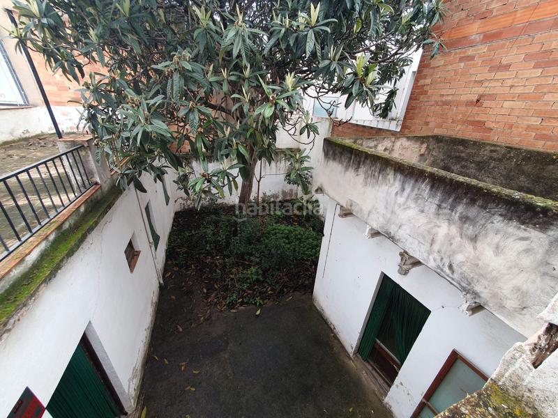 Foto d859f8a6-9114-42f4-ae0d-a58a7835a405. Casa aparellada a Nucli Antic Cunit