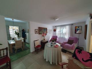 Casa adossada  Carrer de la fuensanta. Casa esquinera con terraza practicable en la cubierta en el barr