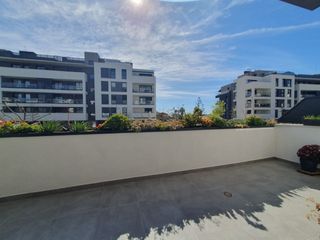 Planta baixa  Carrer del rossinyol. Planta baja orientación sur, con 2 terrazas y licencia turística