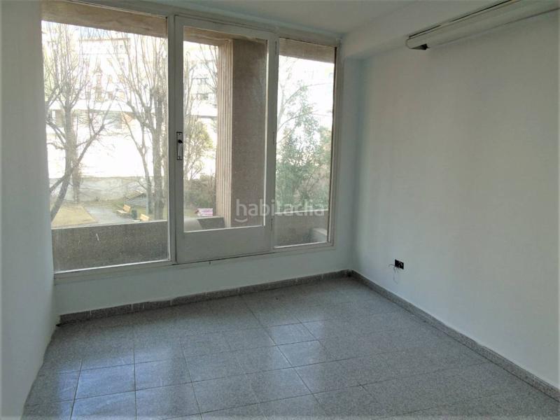 Foto 2584b291-7f98-4fe0-b9f5-478bba89e039. Local commercial dans Centre Vic