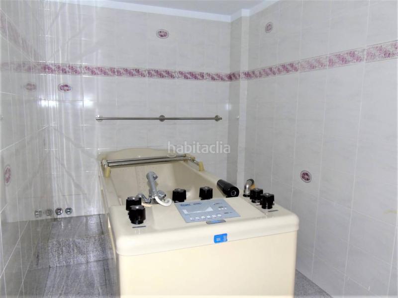 Foto 419c897d-1261-41d8-b998-0bec9cf0c802. Local commercial dans Centre Vic