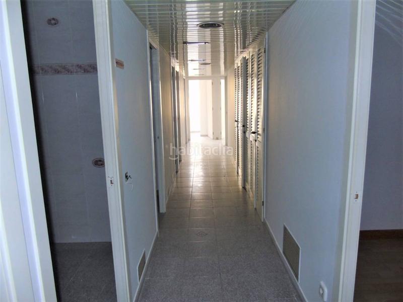 Foto a5a186ab-9fb1-4a16-b0d6-94ddf9547d59. Local commercial dans Centre Vic