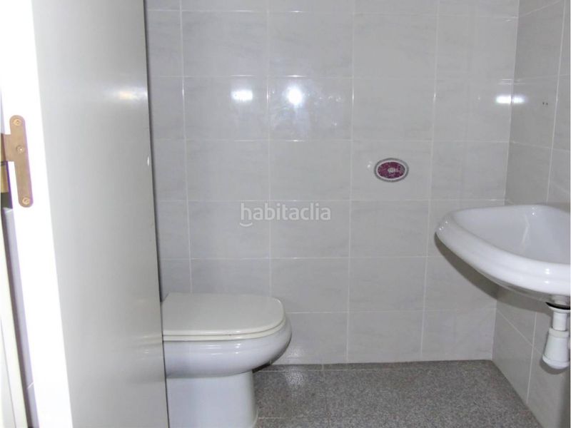 Foto cf23fbd5-1ee4-4523-b395-34fd12bf6092. Local comercial a Centre Vic
