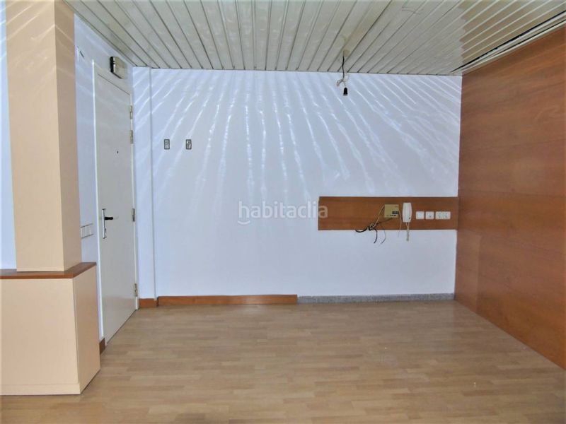 Foto d35f7224-10a3-4e07-811e-fd8024c7ad43. Local comercial a Centre Vic
