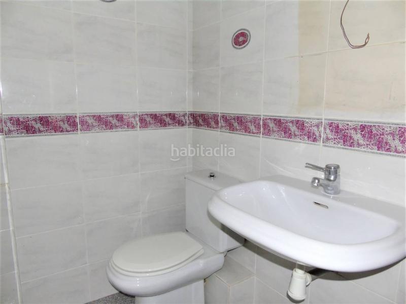 Foto de279e2a-c96f-4a8b-acaa-e3c8ec5c48cd. Local commercial dans Centre Vic