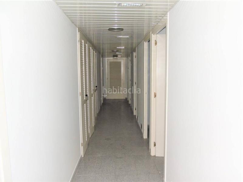 Foto e3118d23-01e0-4649-9eba-b0c46e476d74. Local commercial dans Centre Vic