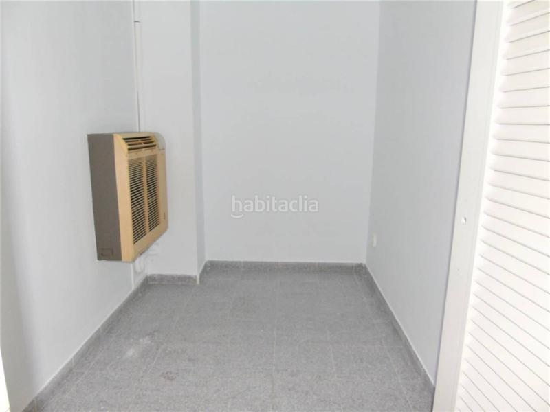 Foto e3c4d645-81be-4885-8904-20516635d5de. Local commercial dans Centre Vic