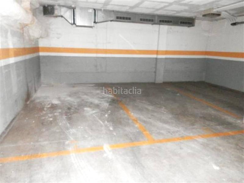 Foto c3750a81-cd14-4116-96d5-47f2c5b711e1. Car parking in Manlleu