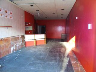 Business premise  Carrer del comtat d'osona. Local de 98 m2