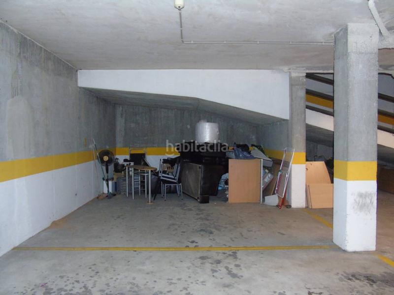 Foto e9dd8f89-e310-4828-be4a-20e014466cf3. Car parking in Manlleu